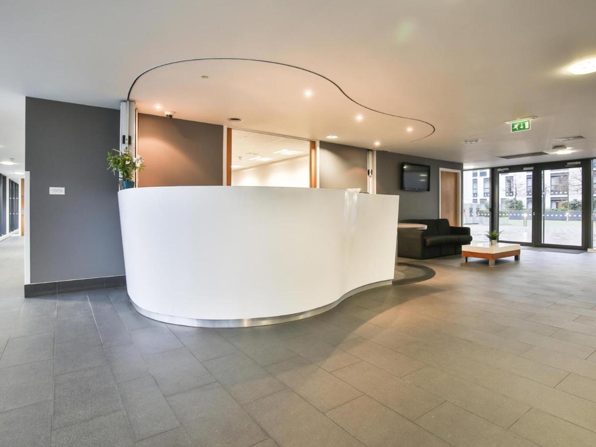 Apartament Sterling Court In Wembley Londyn Zewnętrze zdjęcie